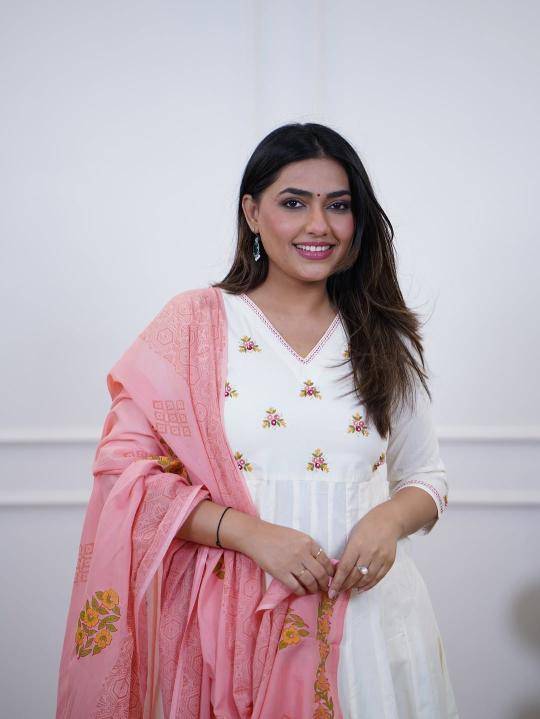 Jaipuri 3pcs Kurti exporters in Surat